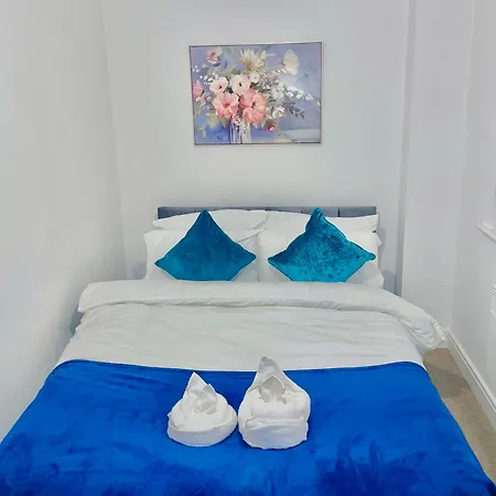 Centre- Long Stay, Homey 2 Bed Apartment- Contractors, Working Professionals, Families & Relocators * Birmingam